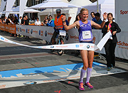 Anna Hahner siegte bei den Frauen im Halbmarathon in einer Zeit von 1:17:42 h (©Foto:Martin Schmitz)